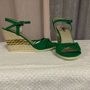 Candies green summer high heal wedge - size 7